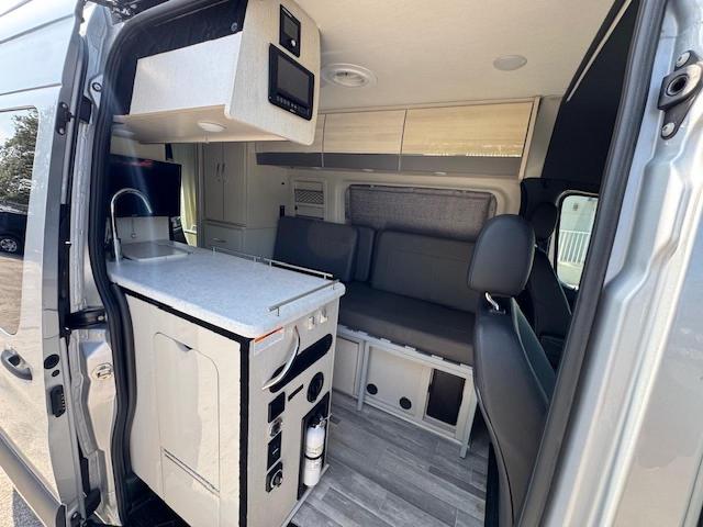 Продаж на аукціоні авто 2022 Mercedes-benz Sprinter 2500, vin: W1X4EBHY0NP484324, номер лоту: 70476525