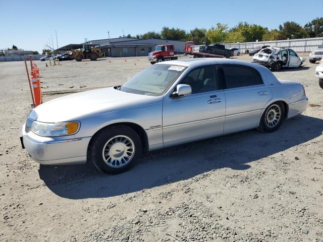 Auction sale of the 2002 Lincoln Town Car, vin: 1LNHM83W92Y609433, lot number: 69147145
