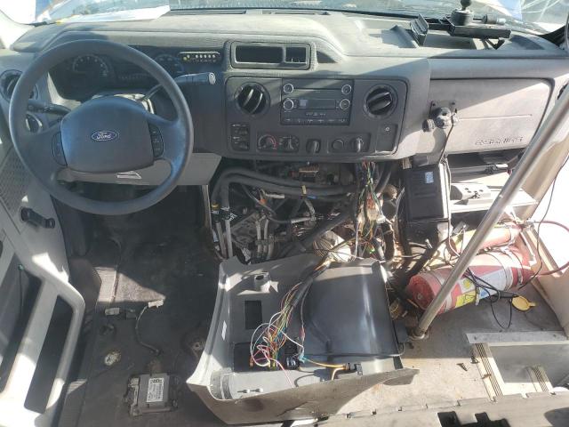 68717625 :رقم المزاد ، 1FDFE4FS8GDC33263 vin ، 2016 Ford Econoline مزاد بيع
