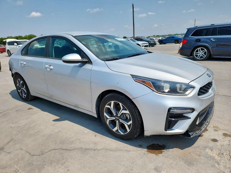 2020 Kia Forte მანქანა იყიდება აუქციონზე, vin: 3KPF24AD5LE186739, აუქციონის ნომერი: 70536415