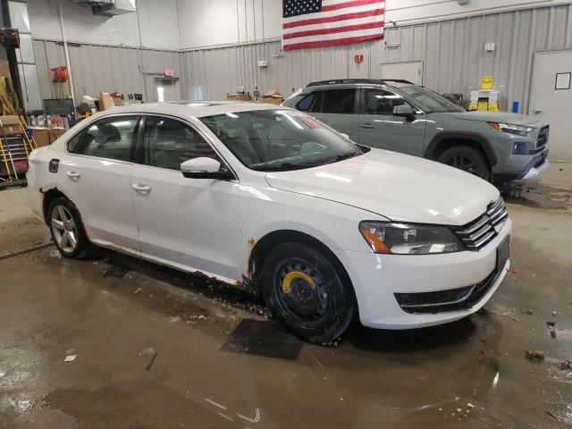 2013 Volkswagen Passat მანქანა იყიდება აუქციონზე, vin: 1VWBP7A35DC033227, აუქციონის ნომერი: 68400145