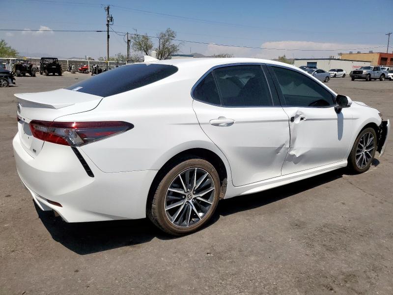 90200645 :رقم المزاد ، 4T1G11AK1MU533986 vin ، 2021 Toyota Camry مزاد بيع