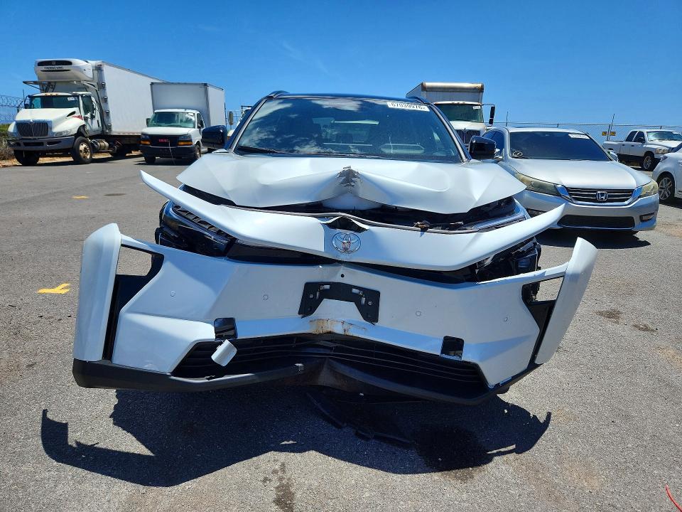 67039976 :رقم المزاد ، JTMBDAFB0TA004687 vin ، 2026 Toyota Bz مزاد بيع