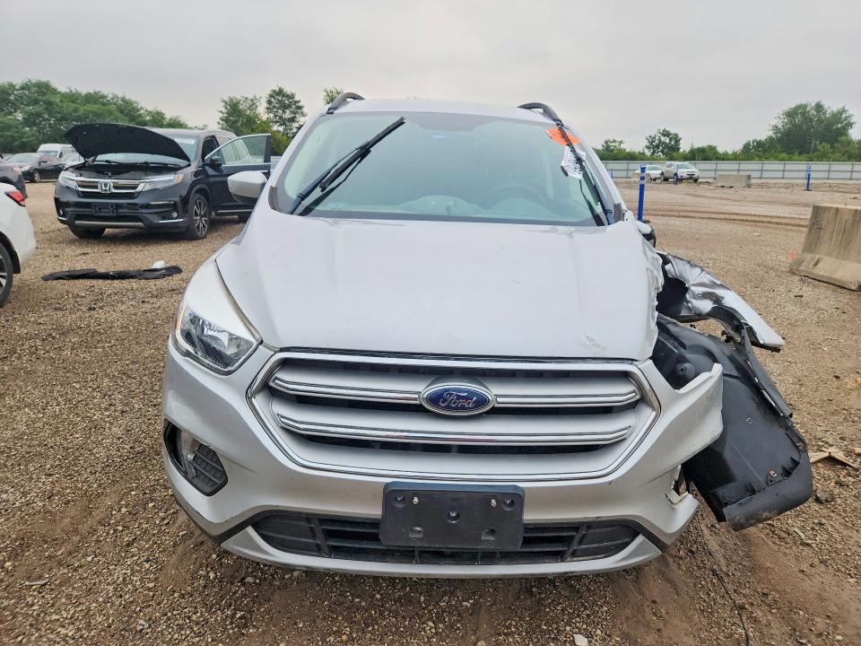Продажа на аукционе авто 2018 Ford Escape, vin: 1FMCU0GD2JUD16242, номер лота: 61116766
