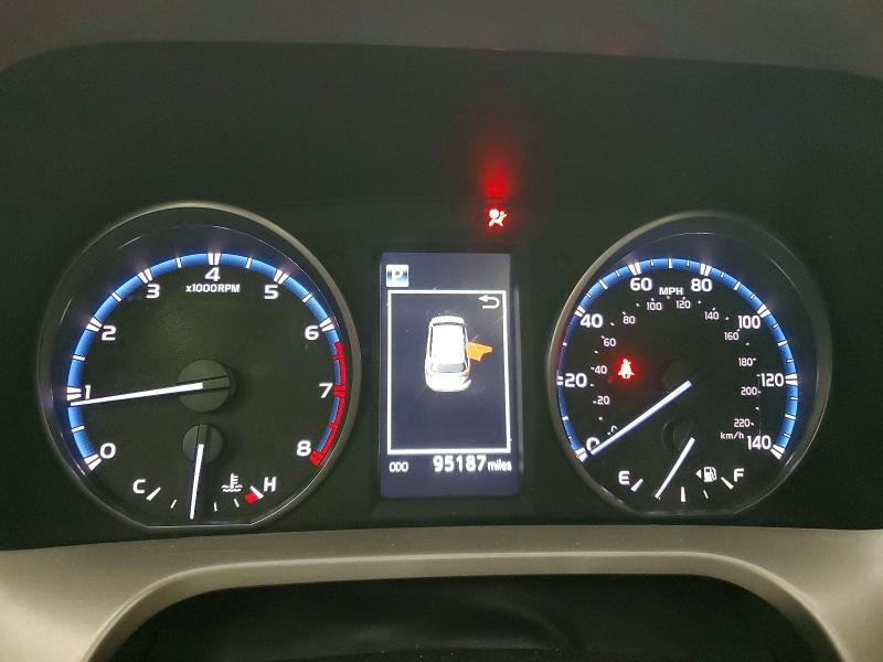 63696706 :رقم المزاد ، 2T3RFREV3JW796397 vin ، 2018 Toyota Rav4 مزاد بيع