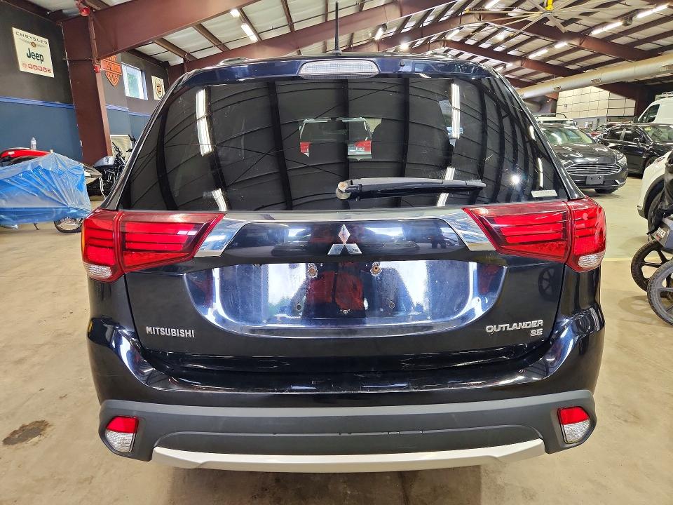Продажа на аукционе авто 2016 Mitsubishi Outlander, vin: JA4AZ3A35GZ007062, номер лота: 63896106