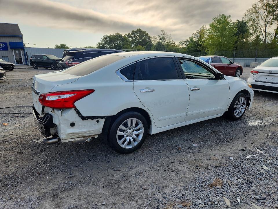 2017 Nissan Altima მანქანა იყიდება აუქციონზე, vin: 1N4AL3AP8HC251115, აუქციონის ნომერი: 66561036