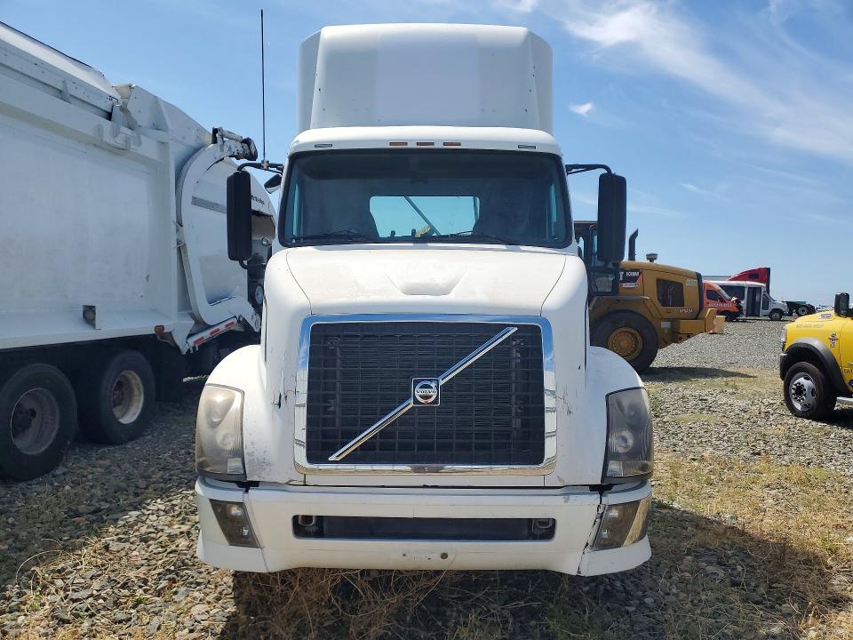 Продажа на аукционе авто 2011 Volvo Vnl, vin: 4V4NC9EG9BN532932, номер лота: 64145506