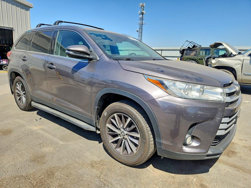 Продажа на аукционе авто 2019 Toyota Highlander, vin: 5TDKZRFH8KS315323, номер лота: 63935156