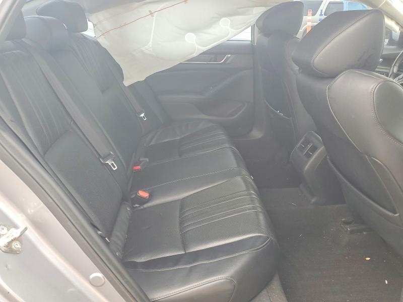 63229086 :رقم المزاد ، 1HGCV1F56JA121233 vin ، 2018 Honda Accord مزاد بيع