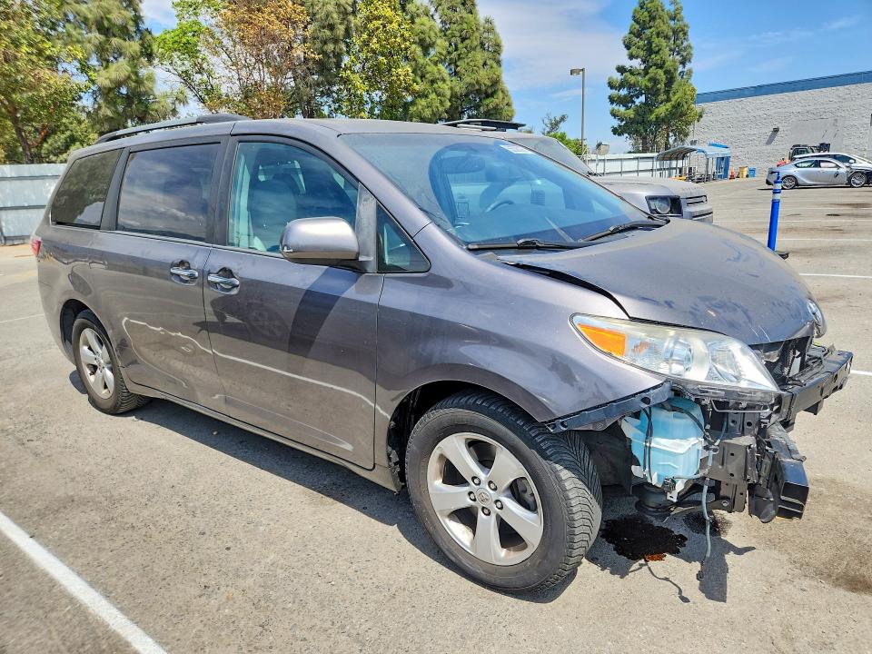 Aukcja sprzedaży 2017 Toyota Sienna, vin: 5TDYZ3DC4HS794850, numer aukcji: 65538036