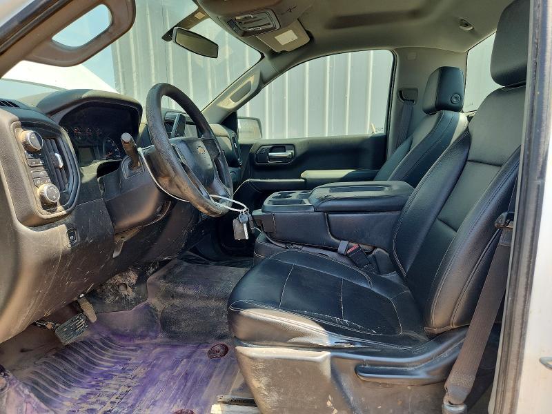 64313496 :رقم المزاد ، 3GCNYAEH8LG302204 vin ، 2020 Chevrolet Silverado مزاد بيع