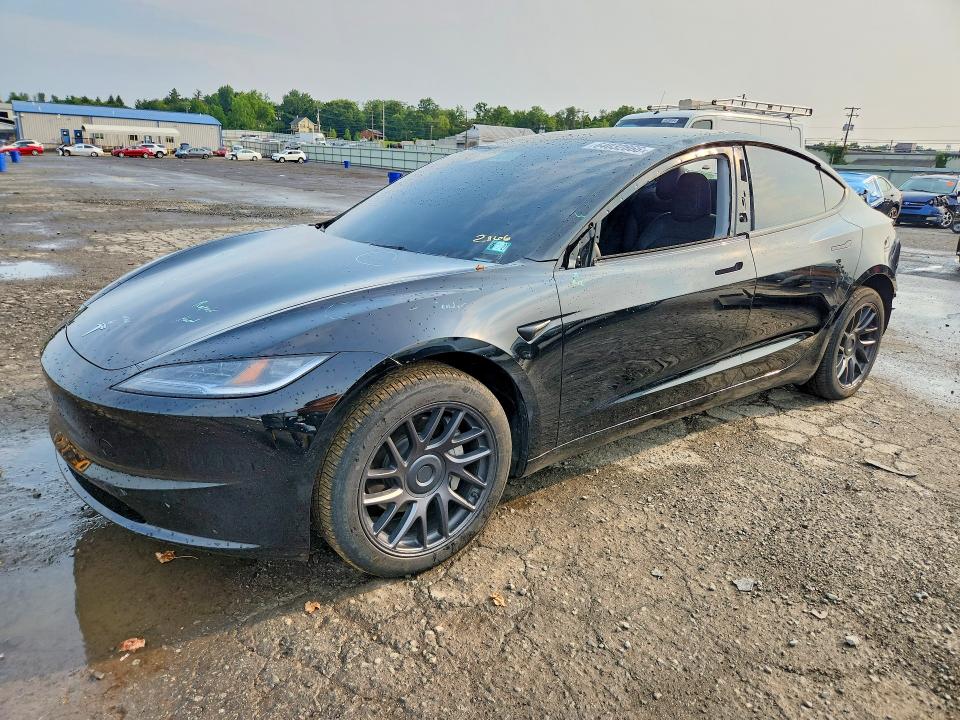 64032866 :رقم المزاد ، 5YJ3E1EB5SF933251 vin ، 2025 Tesla Model 3 مزاد بيع