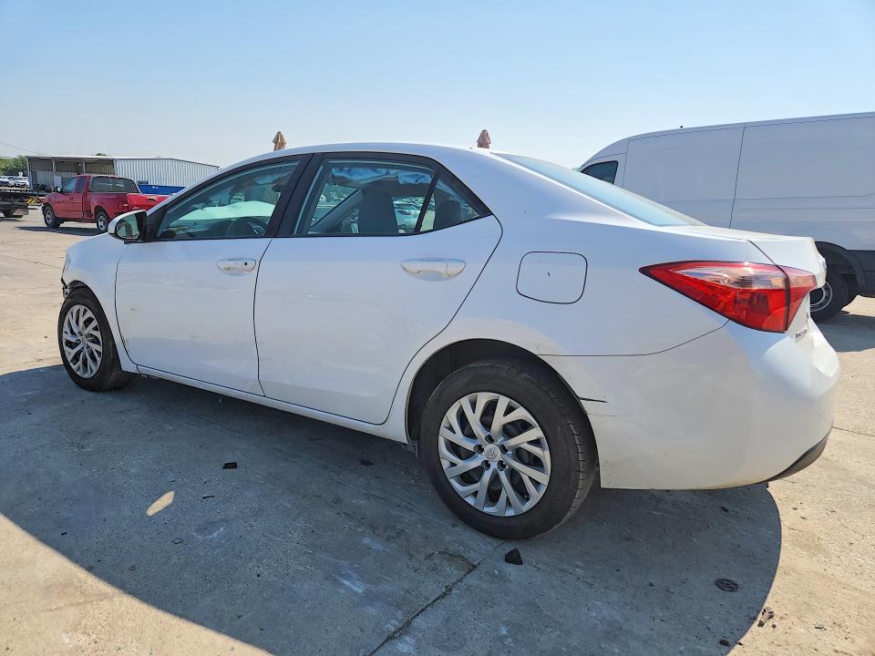 63418846 :رقم المزاد ، 2T1BURHE8JC121321 vin ، 2018 Toyota Corolla مزاد بيع
