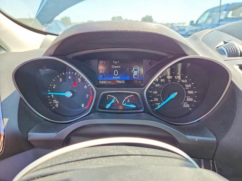 Продаж на аукціоні авто 2017 Ford Escape, vin: 1FMCU0J91HUE58760, номер лоту: 63371546