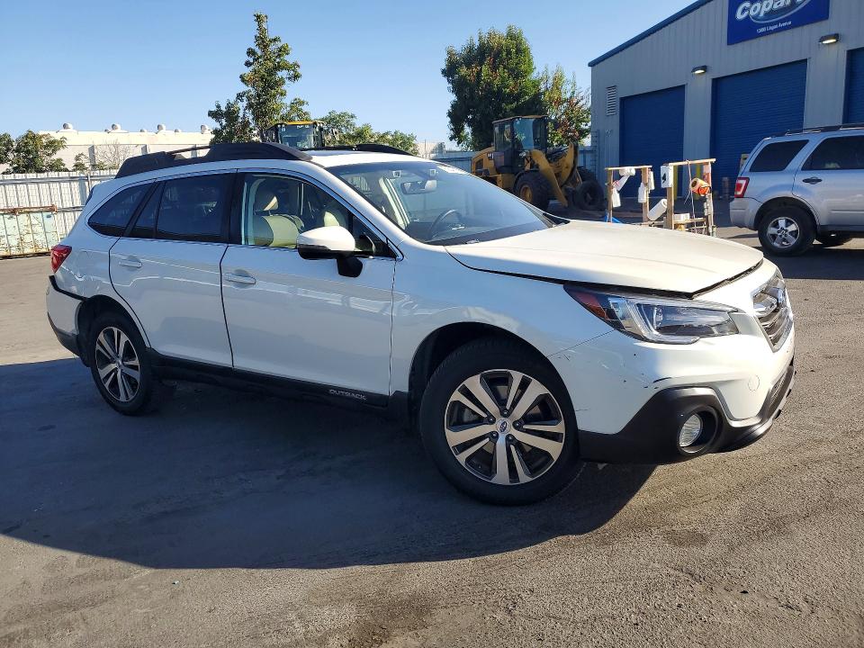 63540156 :رقم المزاد ، 4S4BSANCXJ3240731 vin ، 2018 Subaru Outback مزاد بيع