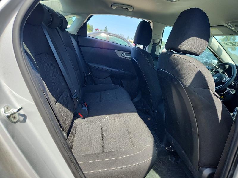 64230606 :رقم المزاد ، 3KPF24ADXME403316 vin ، 2021 Kia Forte مزاد بيع