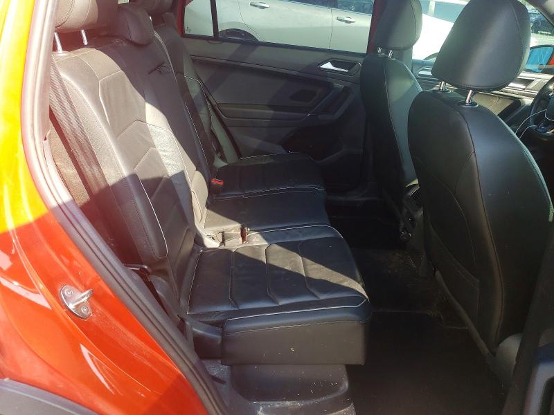 Продажа на аукционе авто 2018 Volkswagen Tiguan, vin: 3VV4B7AX9JM155324, номер лота: 64243626