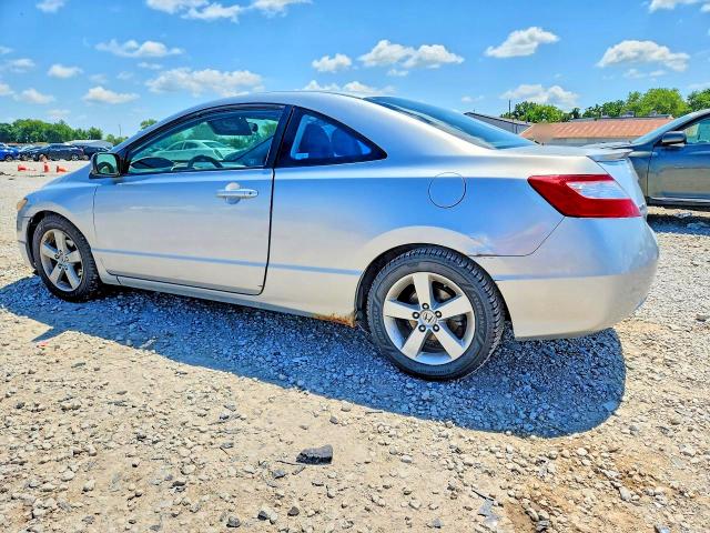 2008 Honda Civic მანქანა იყიდება აუქციონზე, vin: 2HGFG12828H573389, აუქციონის ნომერი: 63811906