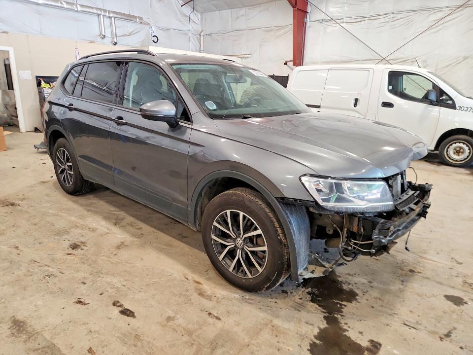 62923496 :رقم المزاد ، 3VV0B7AX4MM097612 vin ، 2021 Volkswagen Tiguan مزاد بيع