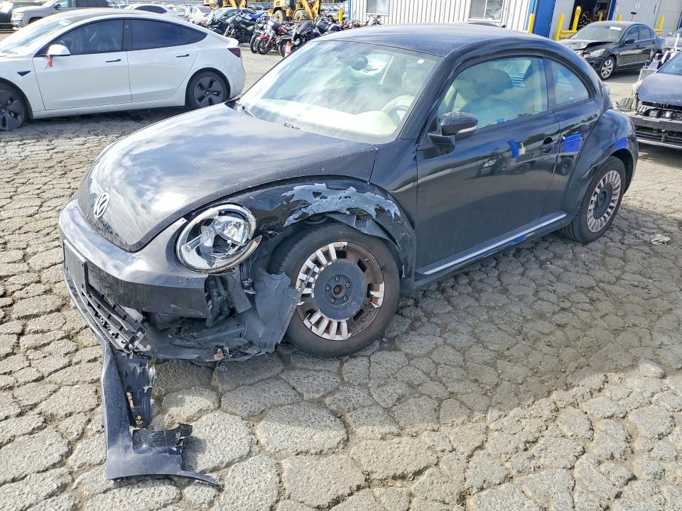 66118416 :رقم المزاد ، 3VWJ17AT5GM615053 vin ، 2016 Volkswagen Beetle مزاد بيع