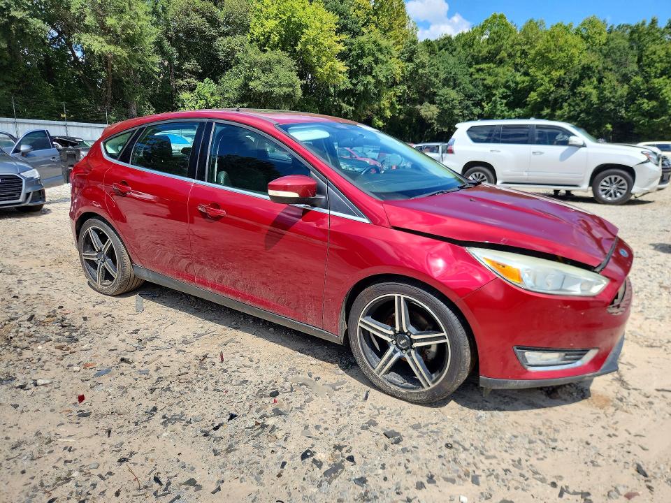 66092216 :رقم المزاد ، 1FADP3N28FL321483 vin ، 2015 Ford Focus مزاد بيع