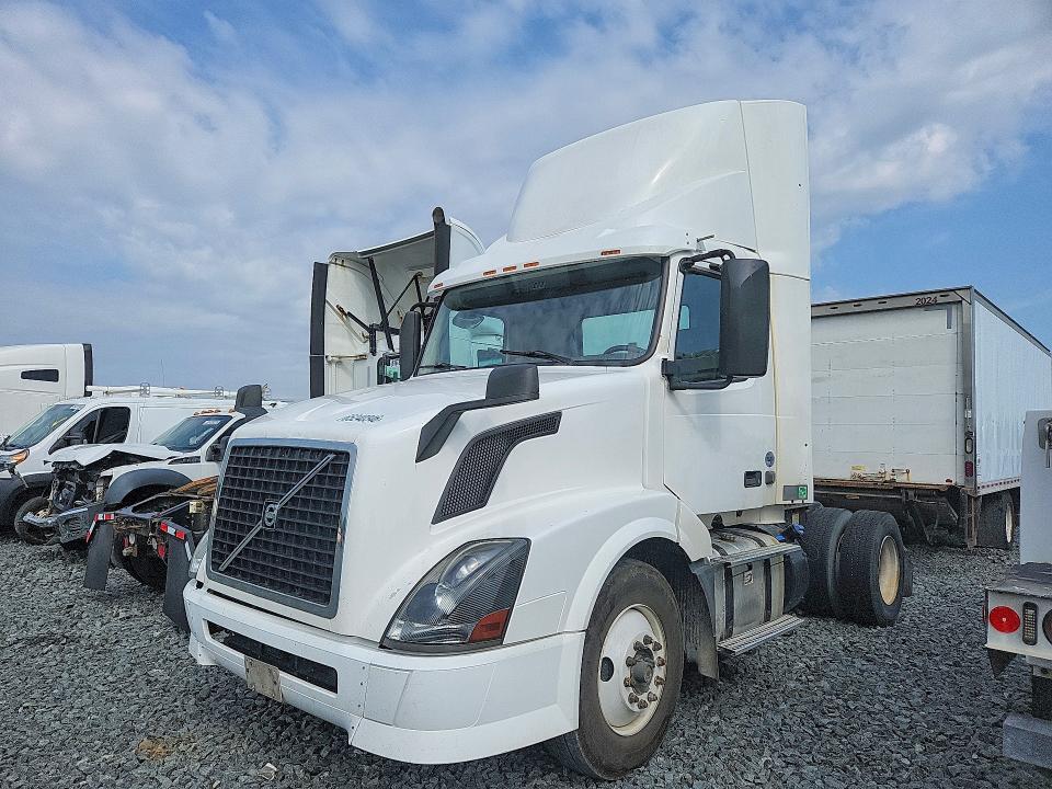 Aukcja sprzedaży 2017 Volvo Vn Vnl, vin: 4V4N39TG9HN988182, numer aukcji: 65240346