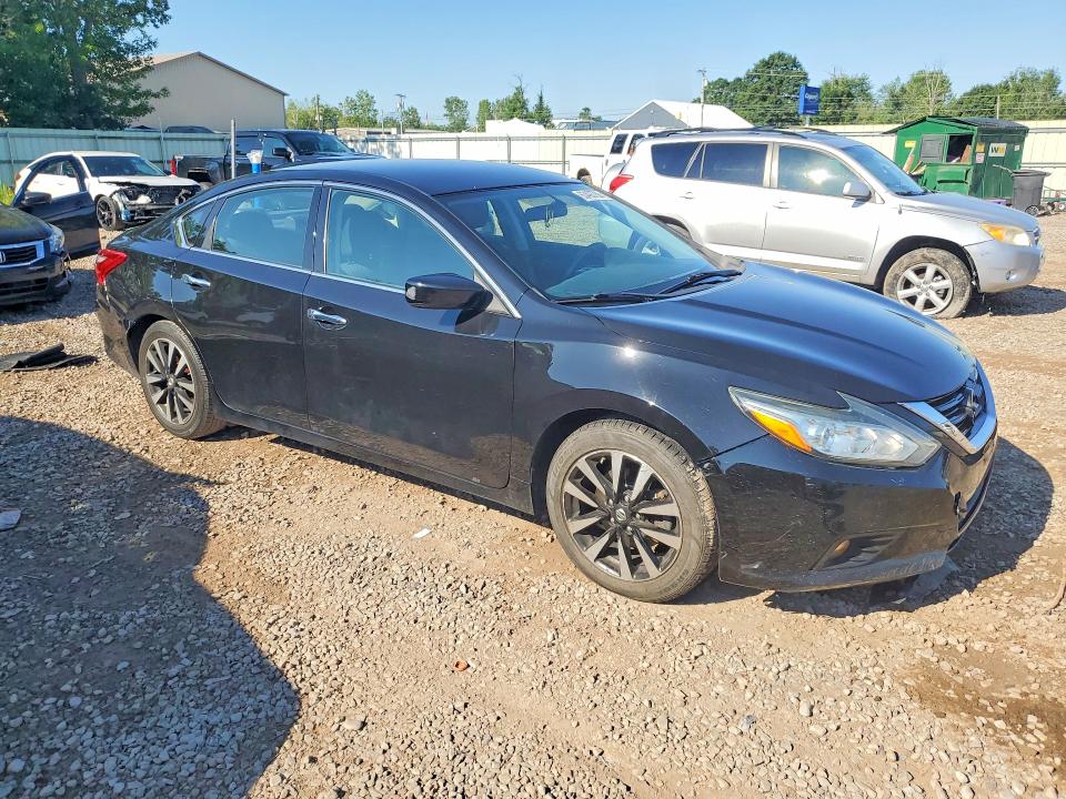 63493786 :رقم المزاد ، 1N4AL3AP5JC265706 vin ، 2018 Nissan Altima مزاد بيع