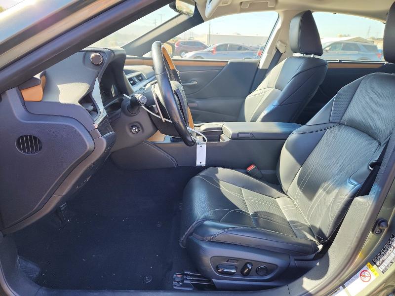 63398606 :رقم المزاد ، JTHB21B12K2038284 vin ، 2019 Lexus Es مزاد بيع