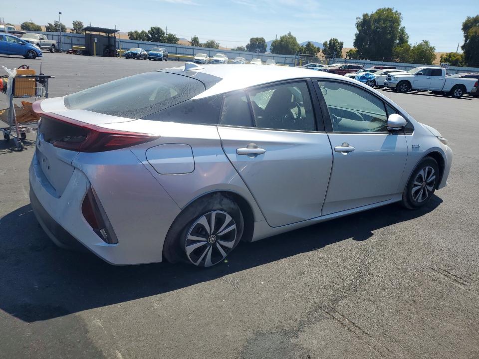 2017 Toyota Prius Prime მანქანა იყიდება აუქციონზე, vin: JTDKARFP3H3029727, აუქციონის ნომერი: 61451226