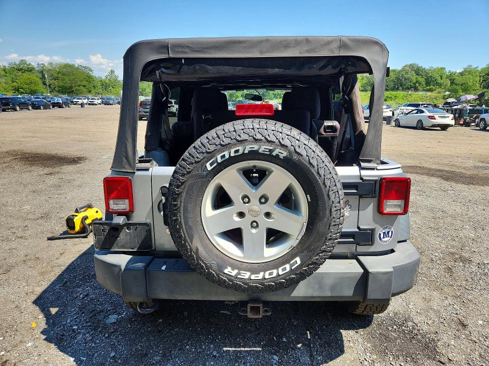 2014 Jeep Wrangler Unlimited მანქანა იყიდება აუქციონზე, vin: 1C4BJWDG7EL120352, აუქციონის ნომერი: 64046836