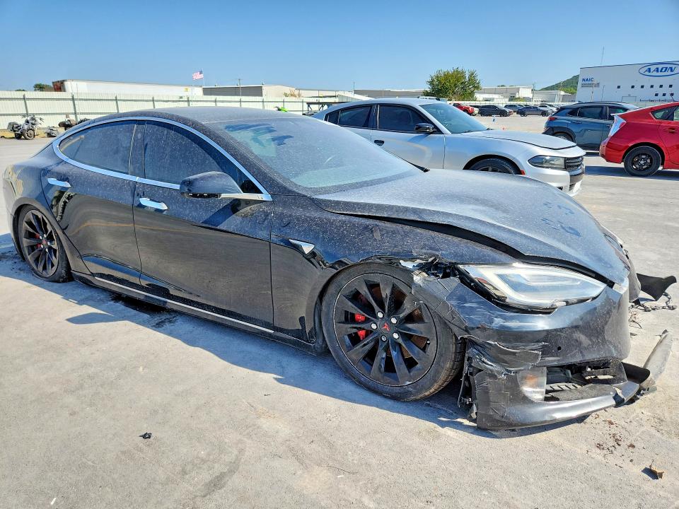 Продажа на аукционе авто 2017 Tesla Model S, vin: 5YJSA1E27HF230301, номер лота: 65024146