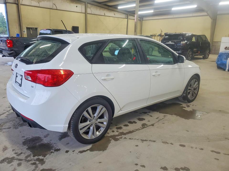2011 Kia Forte5 მანქანა იყიდება აუქციონზე, vin: KNAFW5A33B5408817, აუქციონის ნომერი: 62819026