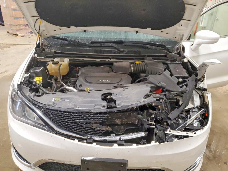 2018 Chrysler Pacifica მანქანა იყიდება აუქციონზე, vin: 2C4RC1FG1JR183120, აუქციონის ნომერი: 64957636