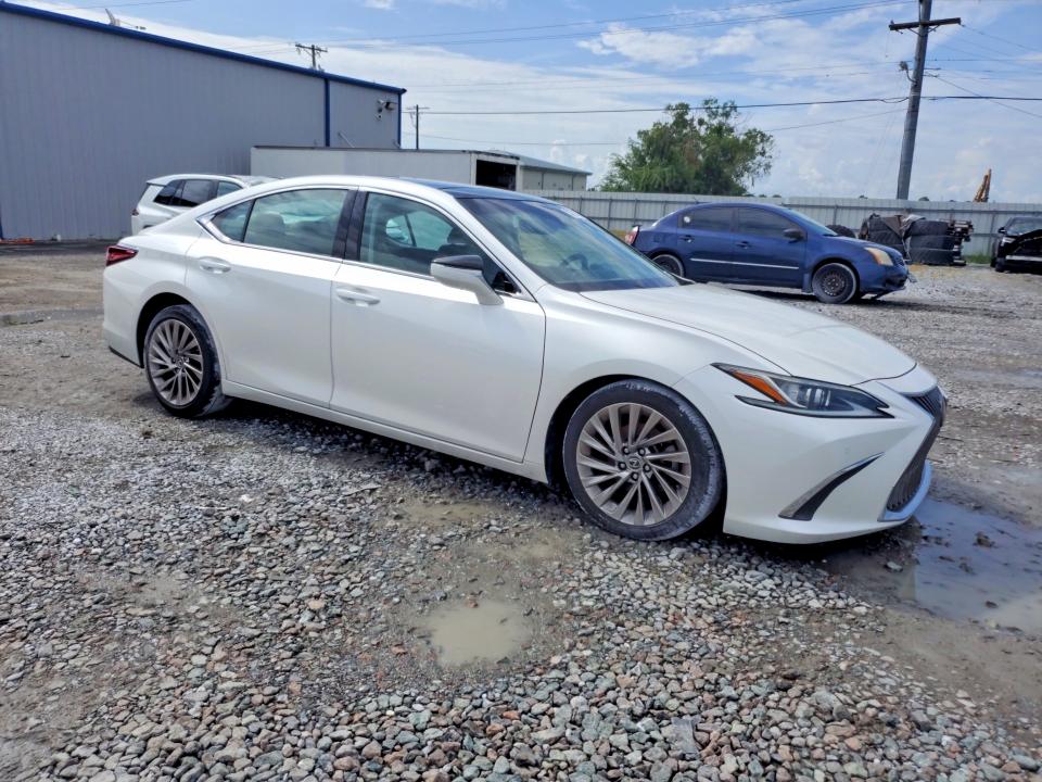 63733796 :رقم المزاد ، 58ABZ1B15KU013322 vin ، 2019 Lexus Es مزاد بيع