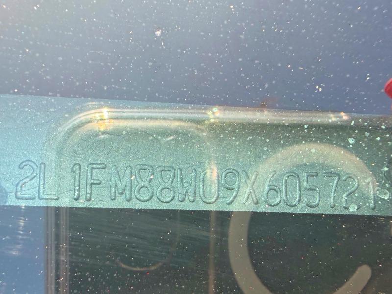 65960506 :رقم المزاد ، 2L1FM88W09X605721 vin ، 2009 Lincoln Town Car مزاد بيع
