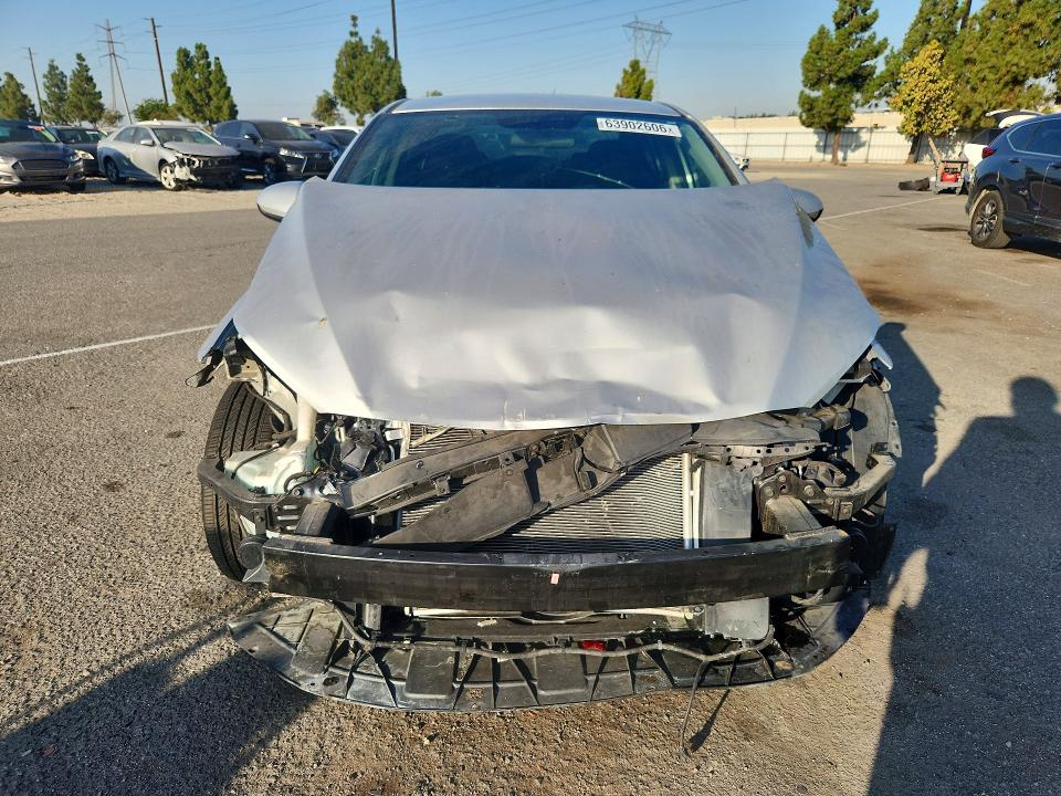63902606 :رقم المزاد ، 5NPD74LF3JH350022 vin ، 2018 Hyundai Elantra مزاد بيع