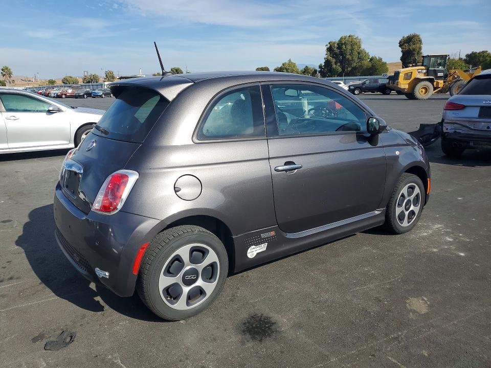 Продажа на аукционе авто 2015 Fiat 500, vin: 3C3CFFGE2FT642316, номер лота: 66141366