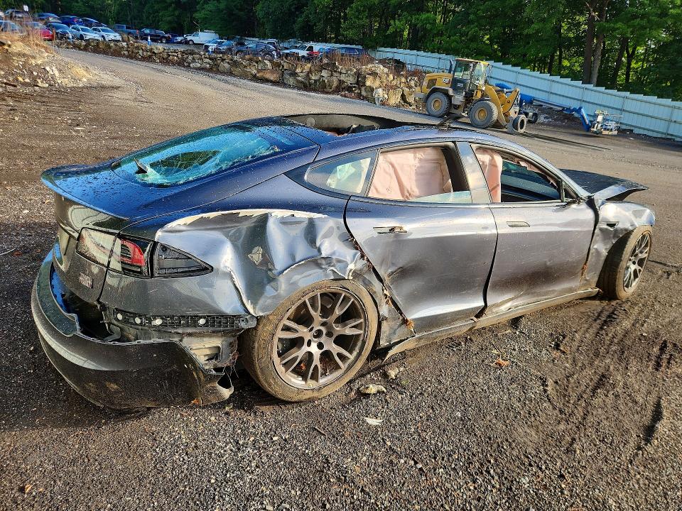 Продажа на аукционе авто 2022 Tesla Model S, vin: 5YJSA1E63NF472758, номер лота: 64981636