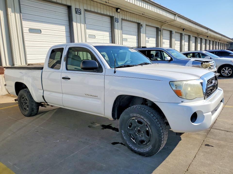 63673786 :رقم المزاد ، 5TFTX4CN1BX010358 vin ، 2011 Toyota Tacoma مزاد بيع