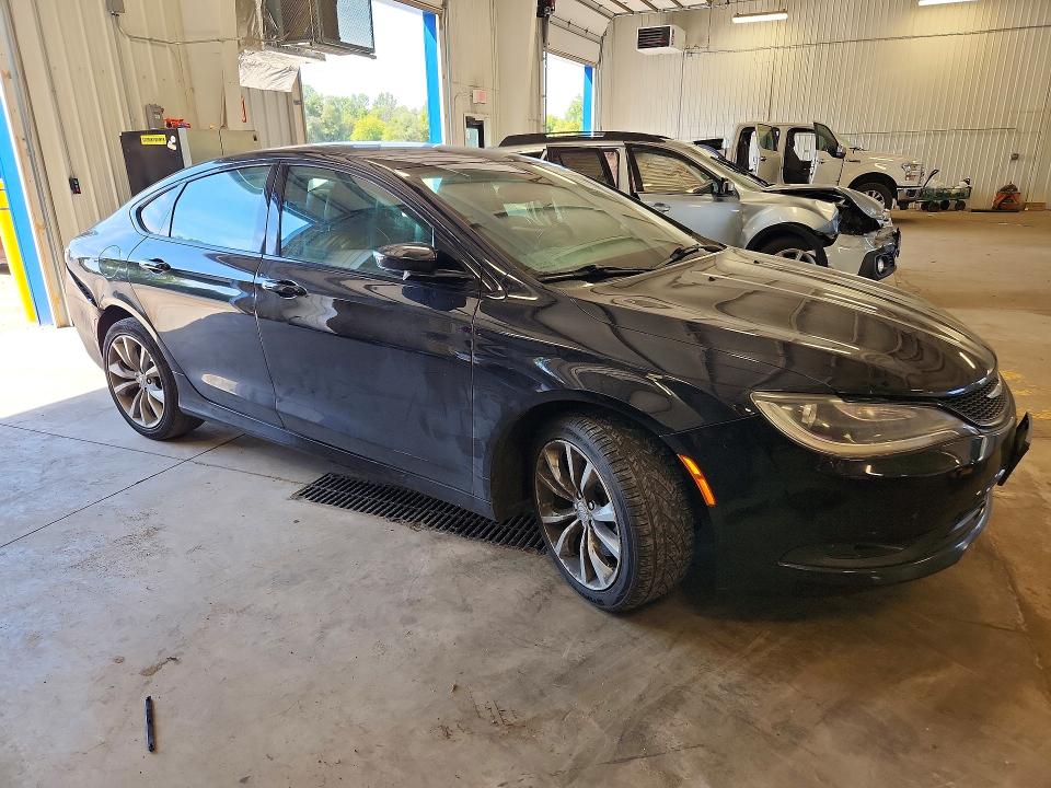 66635146 :رقم المزاد ، 1C3CCCBG9FN505874 vin ، 2015 Chrysler 200 مزاد بيع