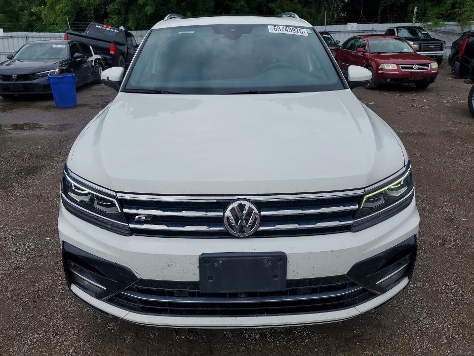 63743926 :رقم المزاد ، 3VV4B7AX5MM097216 vin ، 2021 Volkswagen Tiguan مزاد بيع
