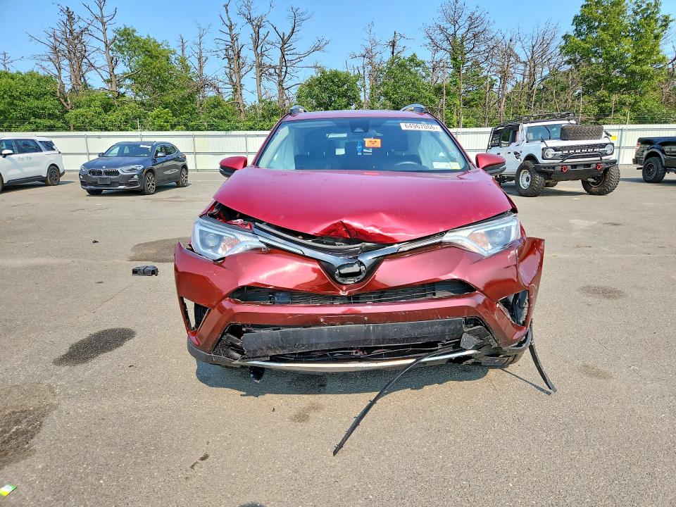 Продажа на аукционе авто 2018 Toyota Rav4, vin: 2T3RFREV0JW813415, номер лота: 64967066