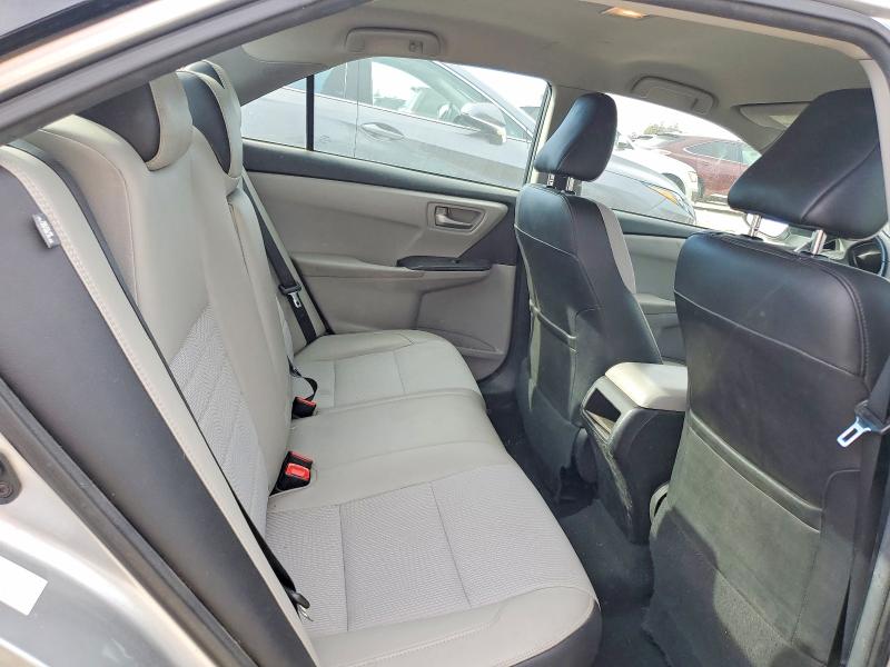 65486906 :رقم المزاد ، 4T1BF1FK1HU402678 vin ، 2017 Toyota Camry مزاد بيع