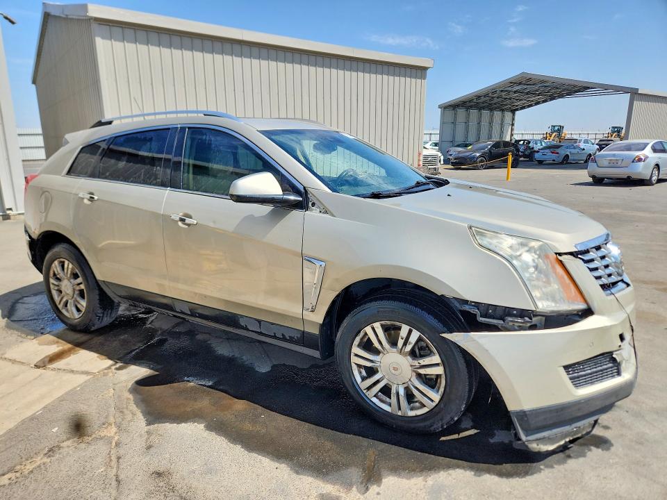 63252196 :رقم المزاد ، 3GYFNBE34FS584635 vin ، 2015 Cadillac Srx مزاد بيع