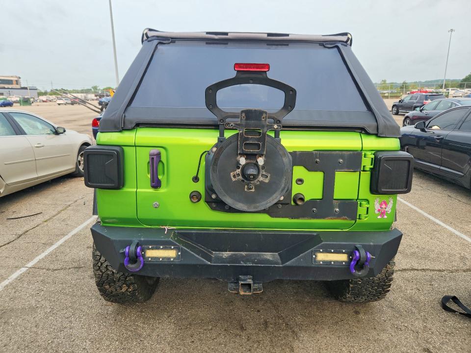 63793016 :رقم المزاد ، 1C4HJXDG6JW317067 vin ، 2018 Jeep Wrangler Unlimited مزاد بيع