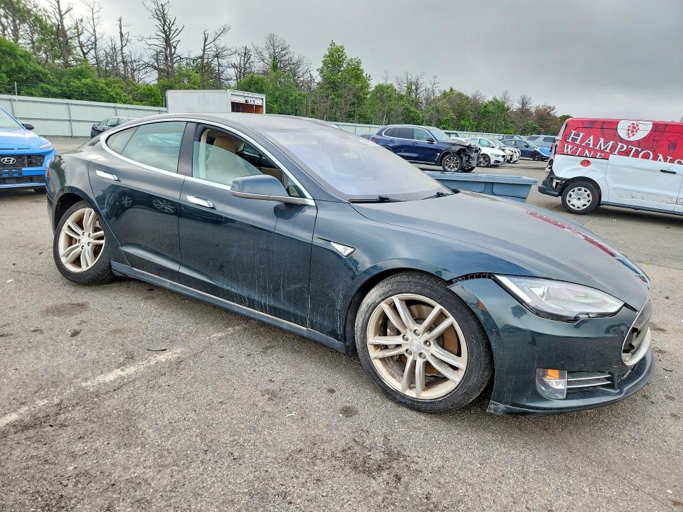 63150316 :رقم المزاد ، 5YJSA1AG0DFP12054 vin ، 2013 Tesla Model S مزاد بيع