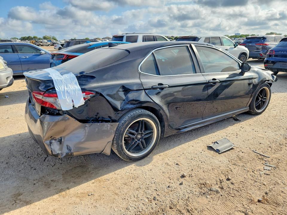 64304176 :رقم المزاد ، 4T1B11HK5KU683581 vin ، 2019 Toyota Camry مزاد بيع