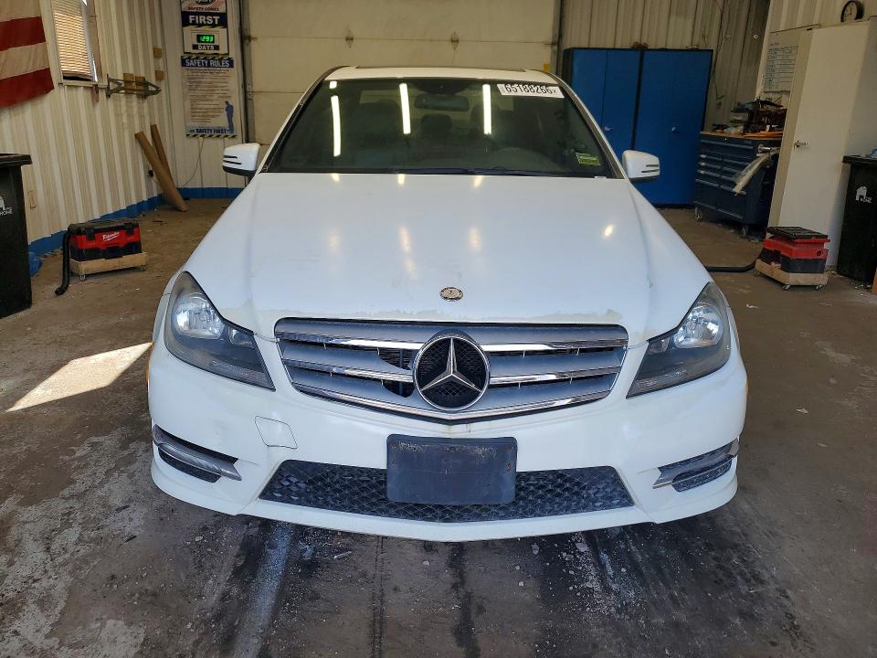 65188266 :رقم المزاد ، WDDGF8BB7CR196888 vin ، 2012 Mercedes-benz C مزاد بيع