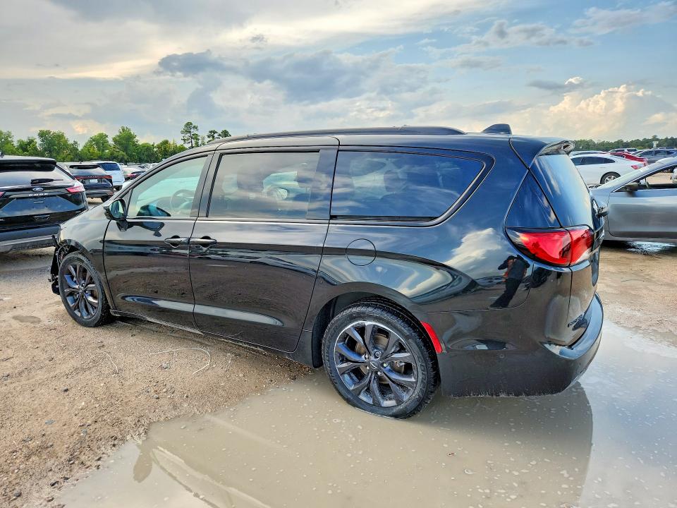 Продажа на аукционе авто 2020 Chrysler Pacifica, vin: 2C4RC1BG3LR111697, номер лота: 64385266